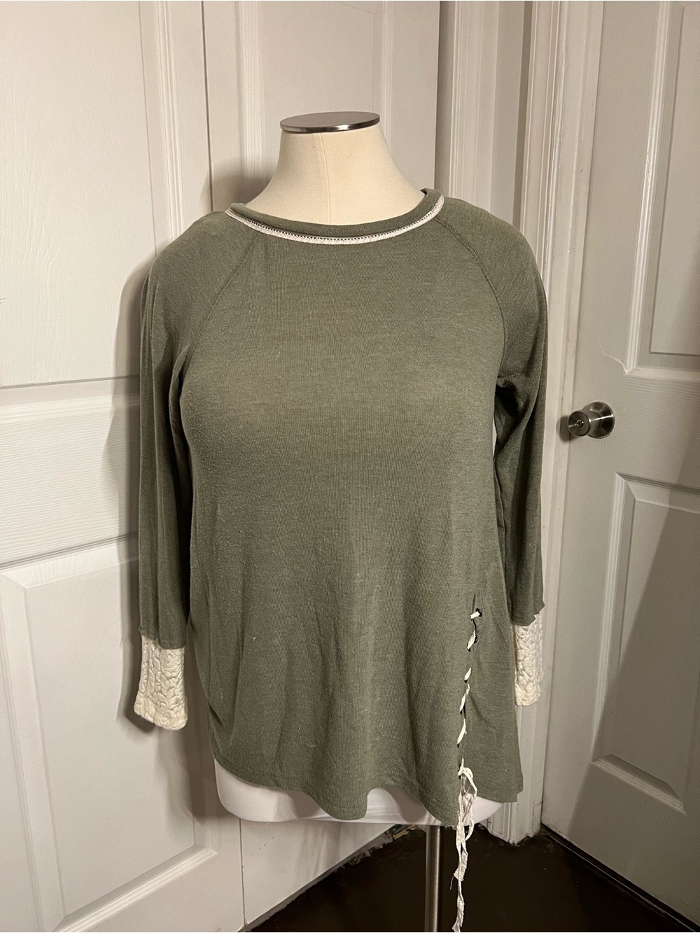 Olive Green Women's Long Sleeve Knit Top size L Tunic